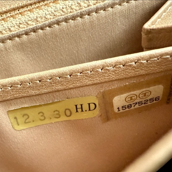 Chanel Logo CC Classic Long Leather Zip Wallet Authentication card, Box & chain. - Picture 7 of 17